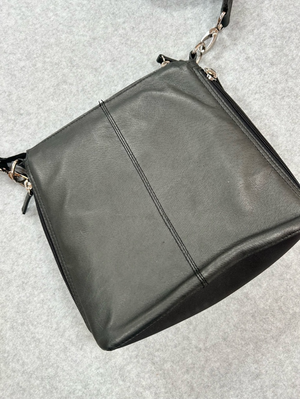 Gun Tote’n Mamas Black Leather Crossbody Bag Concealed Carry Purse